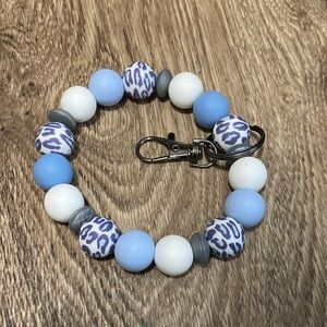 Silicone beaded wristlet